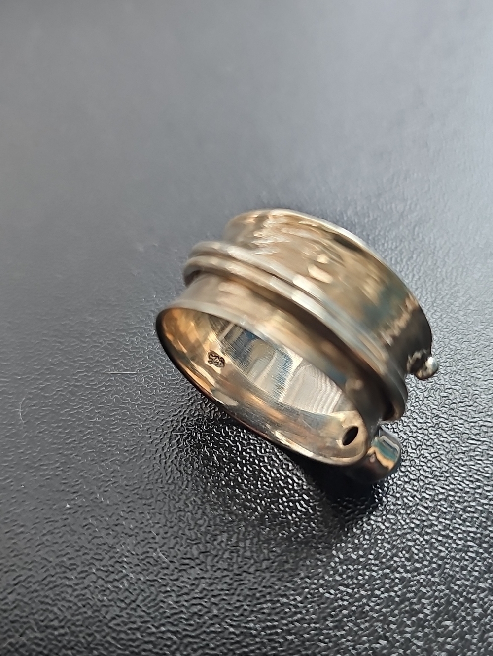 Sterling Silver Textured Spinner Ring with Pale Blue Gemstone Size 10 - Picture 2 of 5